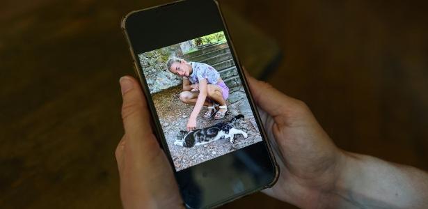 Mãe italiana enfrenta Meta e TikTok após morte da filha de 12 anos
